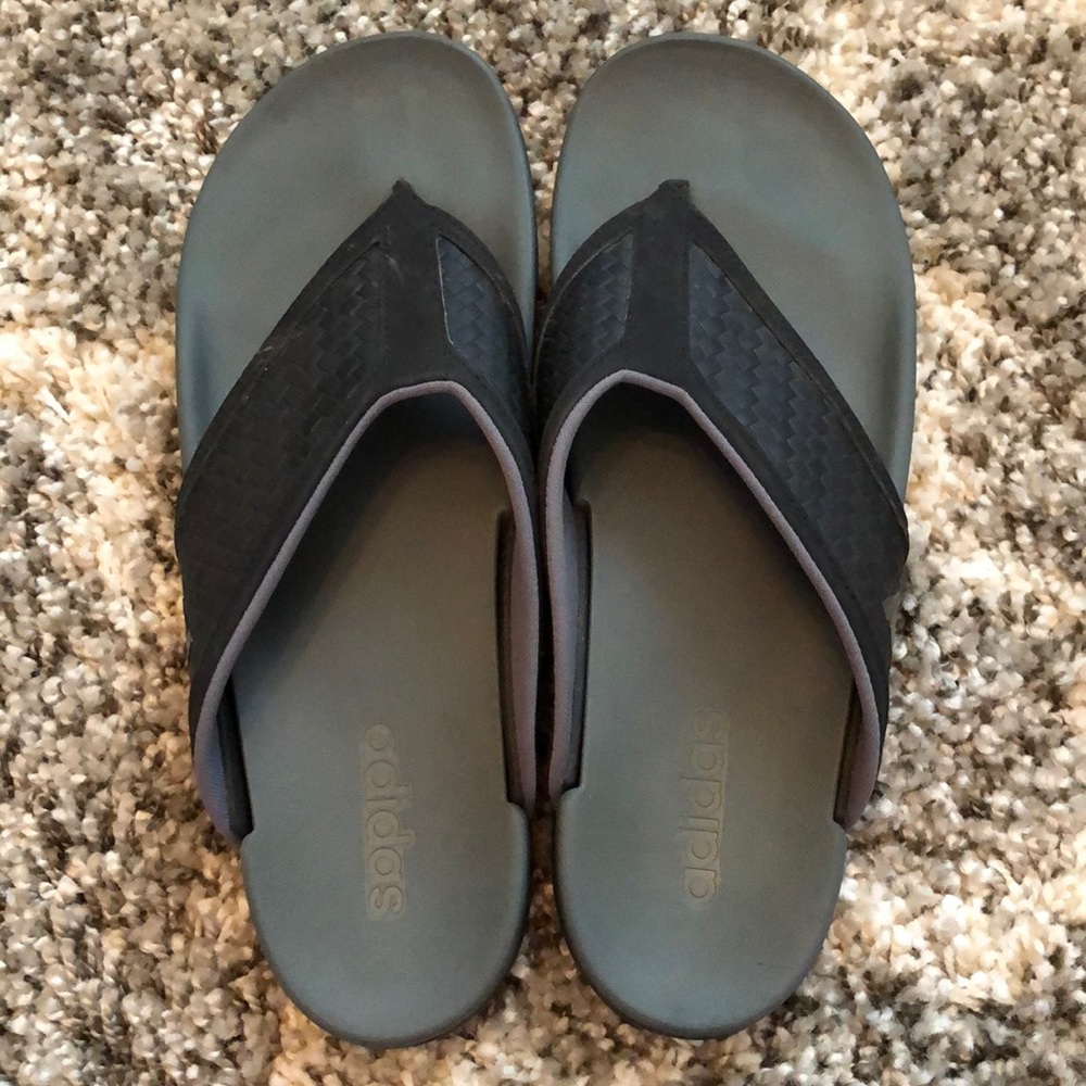 Men’s Adidas flip flops